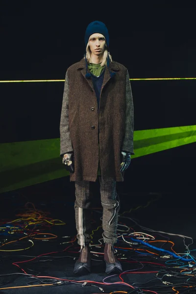 Look 35